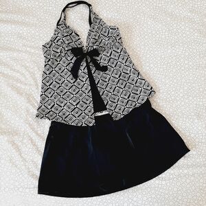 2 Pc Swim Suit Flattering Black and White Geometric Sz 12